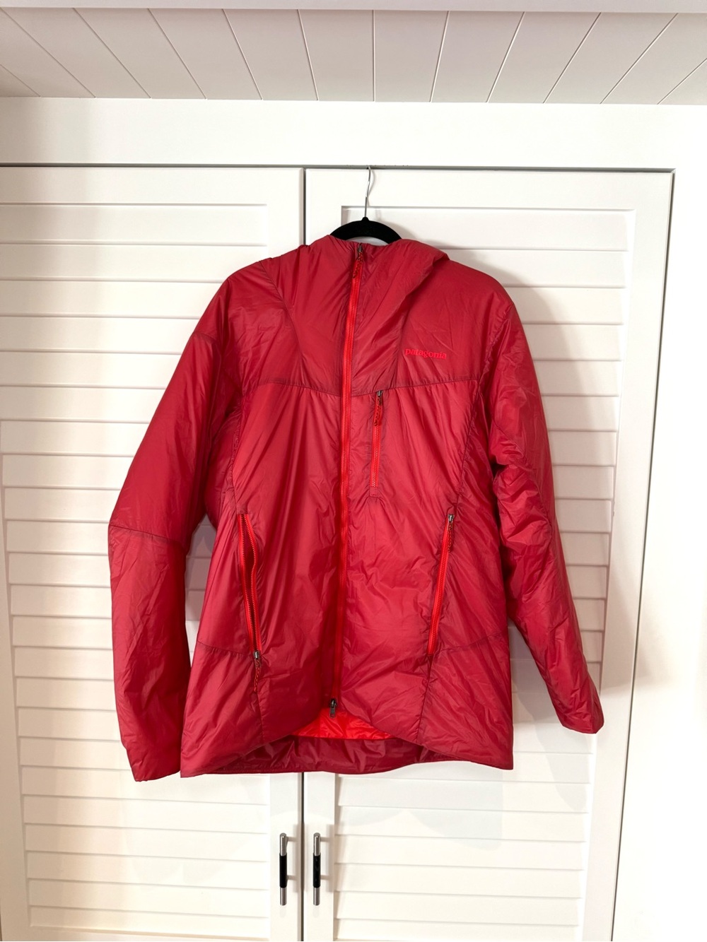 NEW Patagonia Men's Medium Das Belay Parka Winter Jacket Amanita Red
